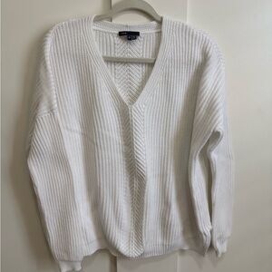 Vince V neck Sweater White Ribbed Knit
Blend Soft Classic & Luxurious Cotton M